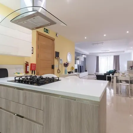 St Julians Apartment-hosted By Sweetstay * San Ġiljan